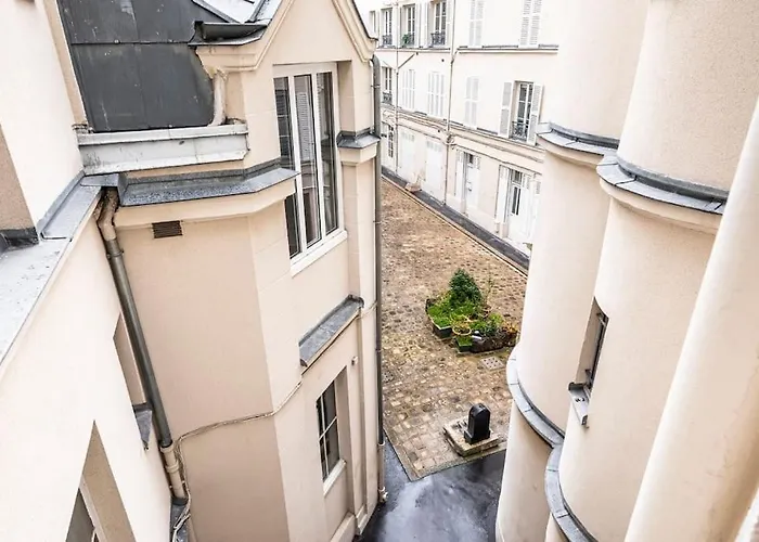 Vaugirard - Saint Germain Des Pres - Place Paris